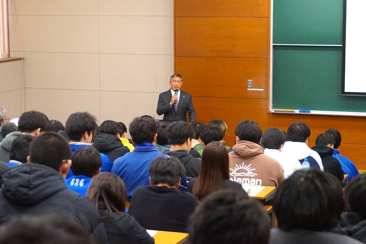 渡辺芳邦木更津市長が本学にて「特別講演」を行いました