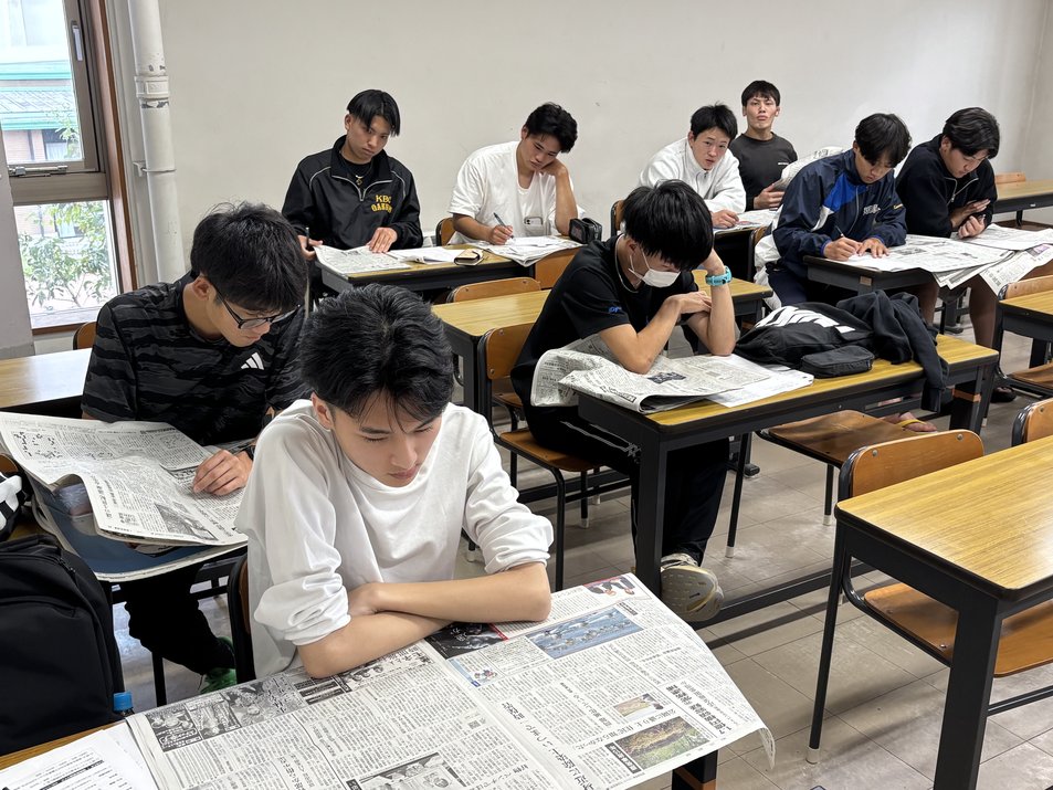 教養導入ゼミ（ニュースリテラシー実践）の授業風景 2